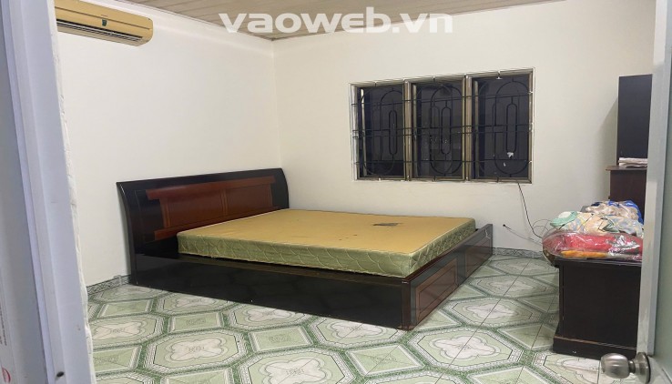 Cho thuê căn hộ Tập thể Phố Cát Linh, DTSD 75m2, 3 ngủ, 7 triệu ở hộ gia đình (có thương lượng)
